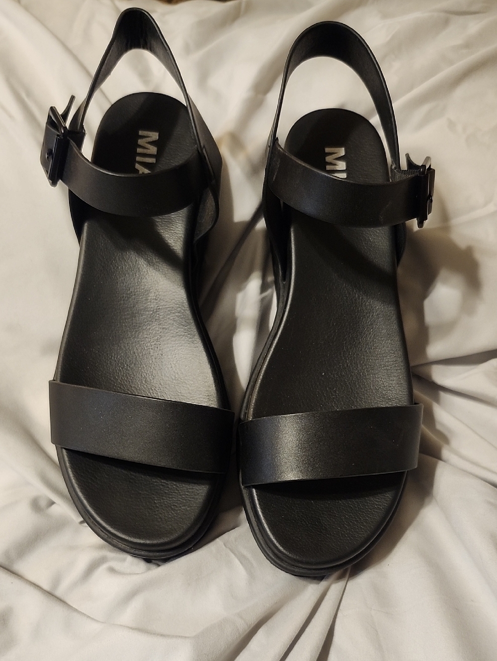 MIA Kayci Platform Sandals - Picture 2 of 5